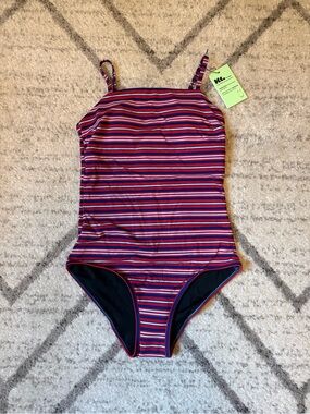 Knix Teen Period Swimwear Size Medium NWT.